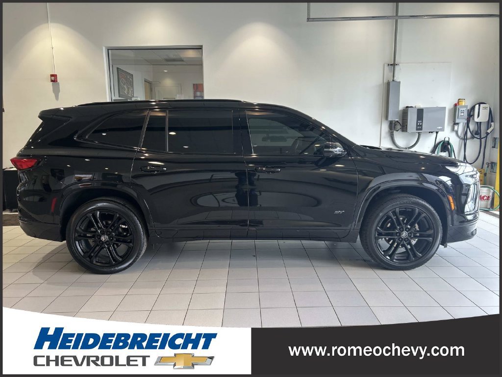 Used 2026 Buick Enclave Sport Touring w/ Power Package FWD image 2