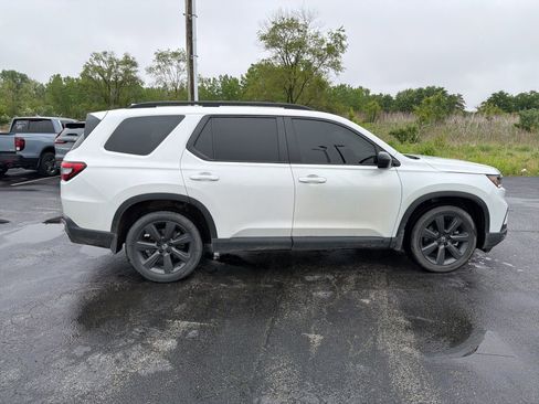 Used 2025 Honda Pilot Sport image 7