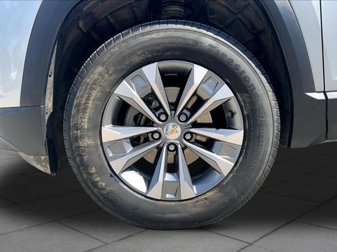 Used 2025 Chevrolet Equinox LT w/ Convenience Package II FWD image 11