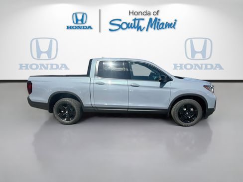 New 2026 Honda Ridgeline Black Edition image 8