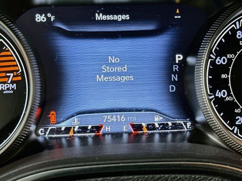 Used 2019 Jeep Cherokee Limited w/ Technology Group FWD image 19