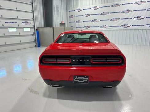 Used 2019 Dodge Challenger SXT RWD image 6