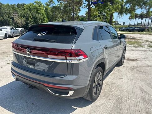 Used 2024 Volkswagen Atlas Cross Sport SE w/ Black Wheel Package FWD image 4