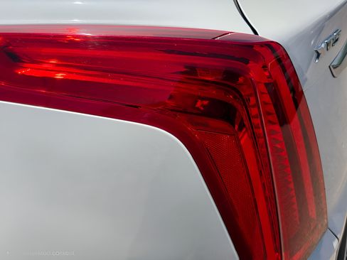 Used 2019 Cadillac XT5 Premium Luxury FWD image 12