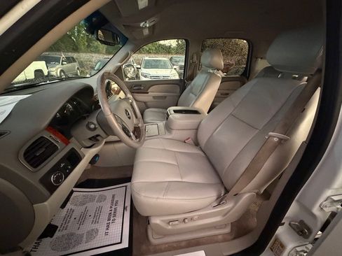 Used 2011 Chevrolet Tahoe LTZ RWD image 9