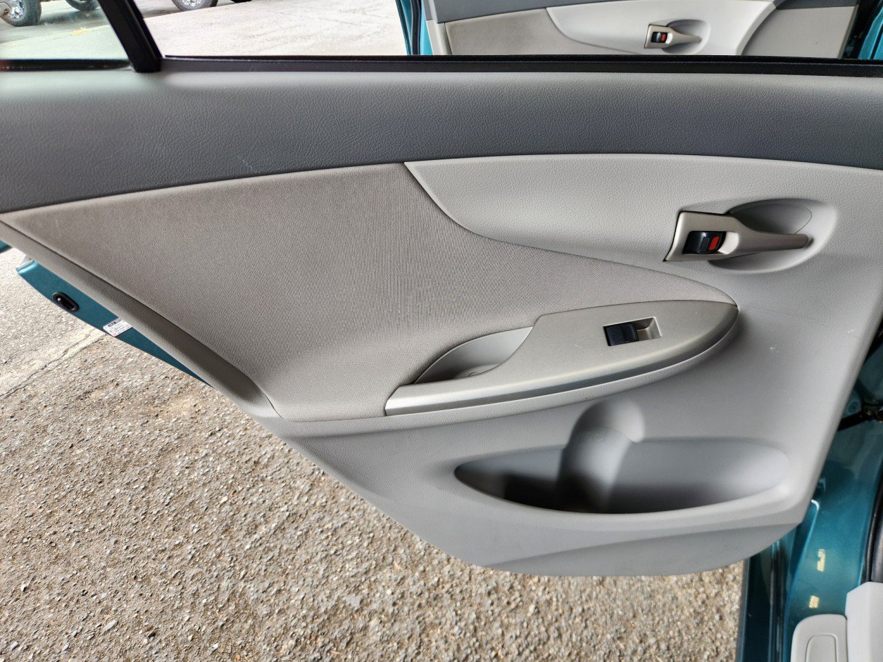 Used 2010 Toyota Corolla LE FWD image 11