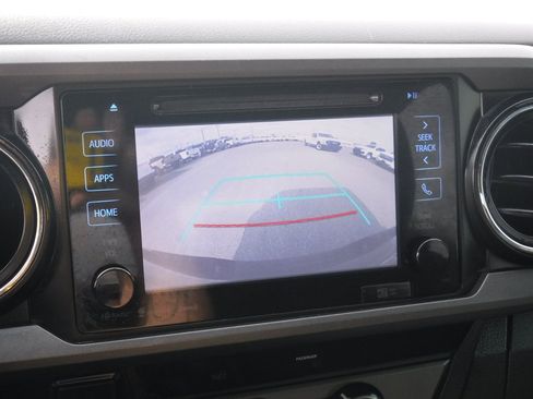 Used 2017 Toyota Tacoma TRD Off-Road image 20