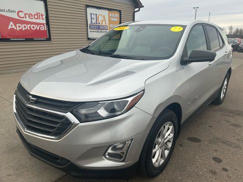 Used 2021 Chevrolet Equinox LS w/ LS Convenience Package image 1