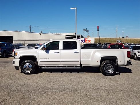 Used 2018 GMC Sierra 3500 Denali w/ Duramax Plus Package image 4