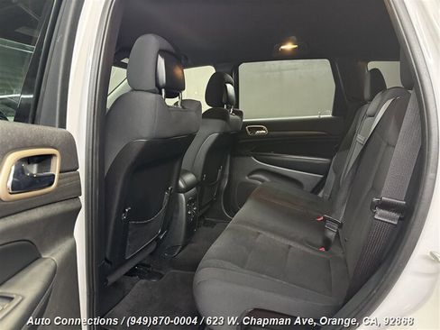 Used 2015 Jeep Grand Cherokee Laredo w/ Quick Order Package 23E image 9