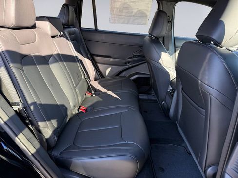 New 2026 Jeep Cherokee Limited image 18