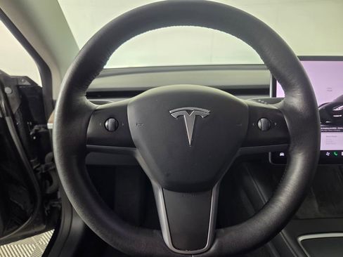 Used 2022 Tesla Model 3 Standard Range image 16