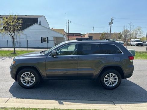 Used 2021 Jeep Grand Cherokee Laredo AWD/4WD image 28