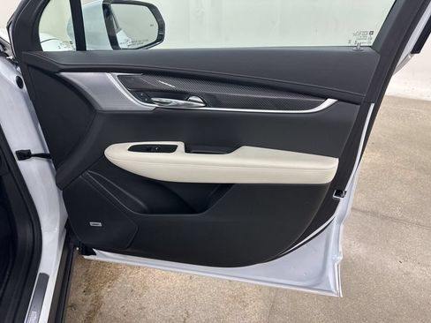 Certified 2025 Cadillac XT6 Sport w/ Technology Package AWD/4WD image 19
