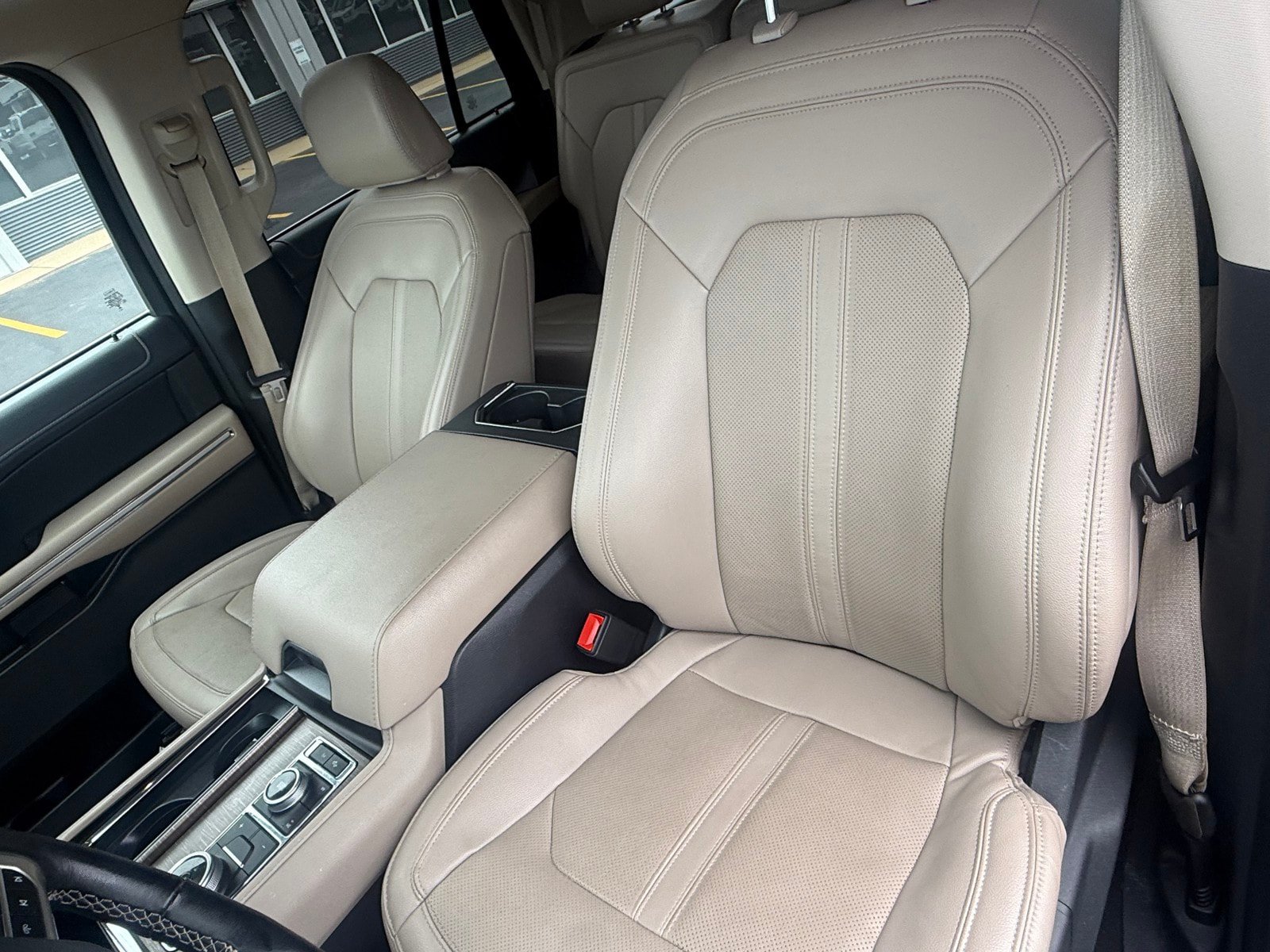Used 2024 Ford Expedition Max Limited AWD/4WD image 14