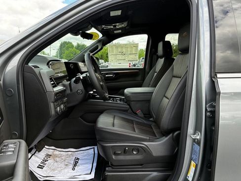 New 2026 Chevrolet Suburban High Country AWD/4WD image 5