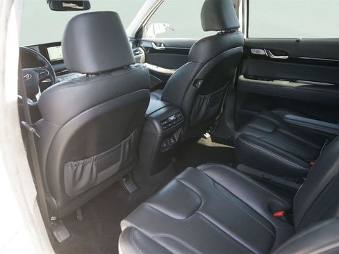 Used 2022 Hyundai Palisade Limited FWD image 12