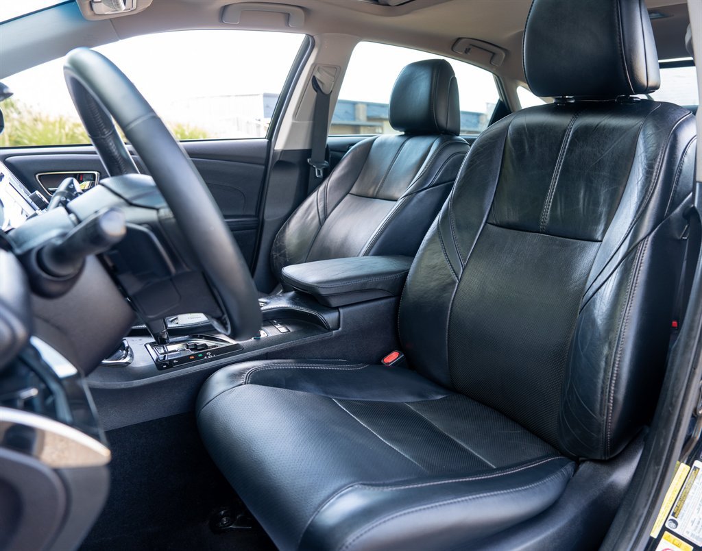 Used 2016 Toyota Avalon Limited w/ Toyota Safety Sense Package FWD image 28