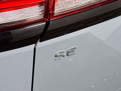 New 2026 Volkswagen Atlas Peak Edition image 24