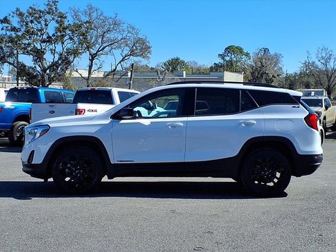 Used 2020 GMC Terrain SLE w/ Driver Convenience Package image 4