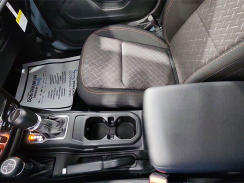 Used 2025 Jeep Gladiator Mojave w/ Convenience Group image 24