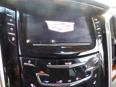 Used 2020 Cadillac Escalade ESV Luxury image 10