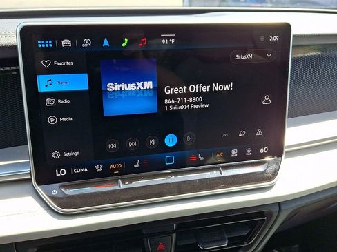 Certified 2025 Volkswagen Tiguan SE AWD/4WD image 15