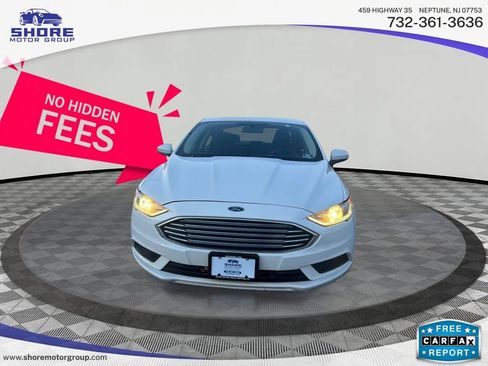 Used 2018 Ford Fusion SE image 2