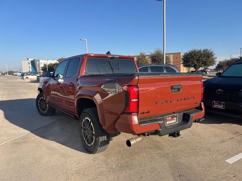 Certified 2025 Toyota Tacoma TRD Sport image 5