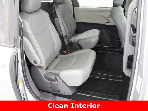 Certified 2021 Toyota Sienna XLE image 37