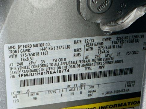 Used 2024 Ford Expedition XLT image 12