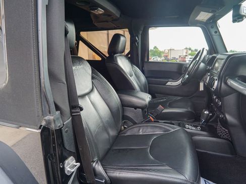 Used 2016 Jeep Wrangler Rubicon AWD/4WD image 23