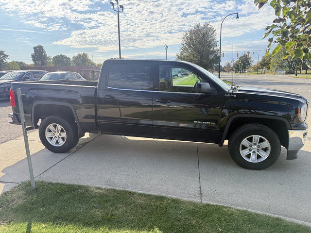Used 2017 GMC Sierra 1500 SLE AWD/4WD image 4