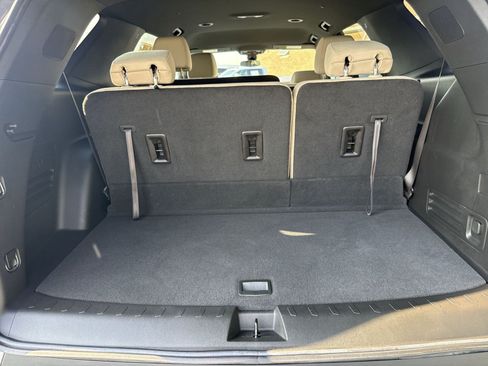 Used 2023 Chevrolet Traverse LS FWD image 24
