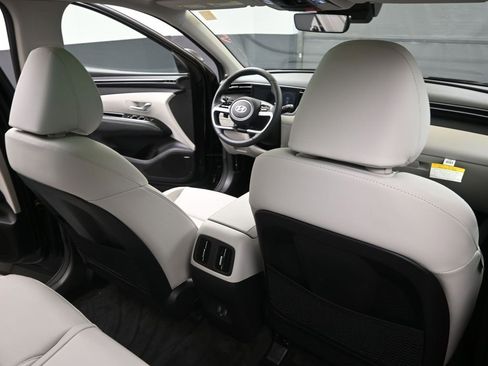 Used 2024 Hyundai Tucson Limited image 15