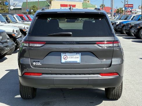 New 2026 Jeep Grand Cherokee Altitude AWD/4WD image 5
