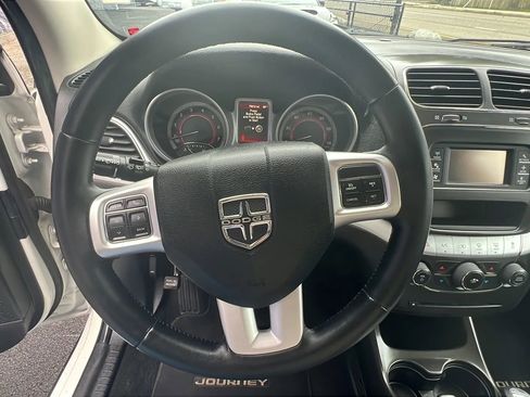Used 2015 Dodge Journey SXT w/ Flexible Seating Group image 14