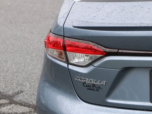 Used 2021 Toyota Corolla SE FWD image 6