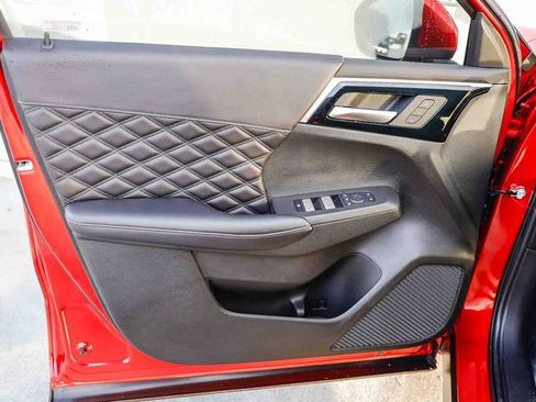 Used 2024 Mitsubishi Outlander SEL image 25