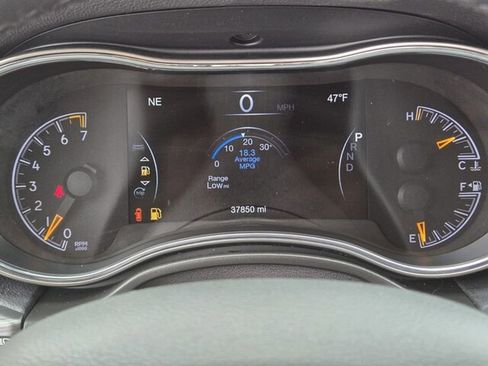 Used 2022 Jeep Grand Cherokee Laredo E w/ Security & Convenience Group image 32