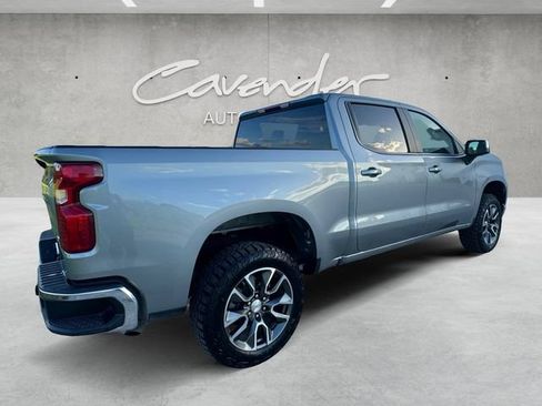 Used 2024 Chevrolet Silverado 1500 LT RWD image 16