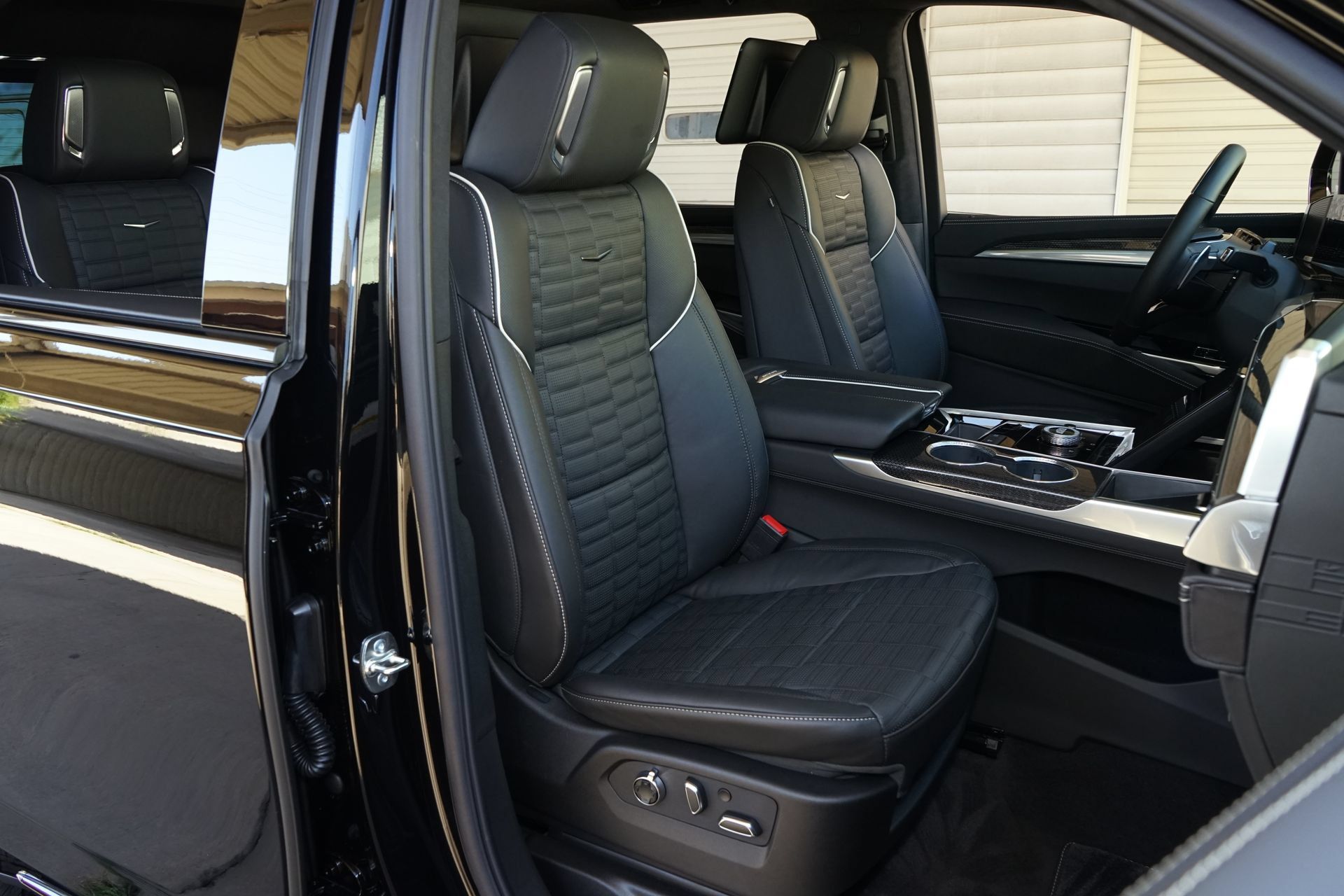 Used 2026 Cadillac Escalade V AWD/4WD image 10