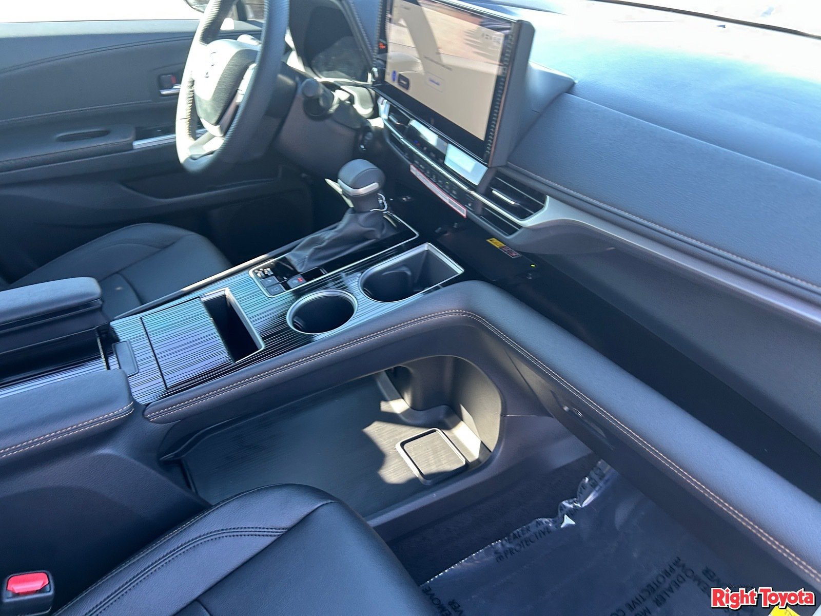 New 2026 Toyota Sienna XLE Woodland Edition AWD/4WD image 14