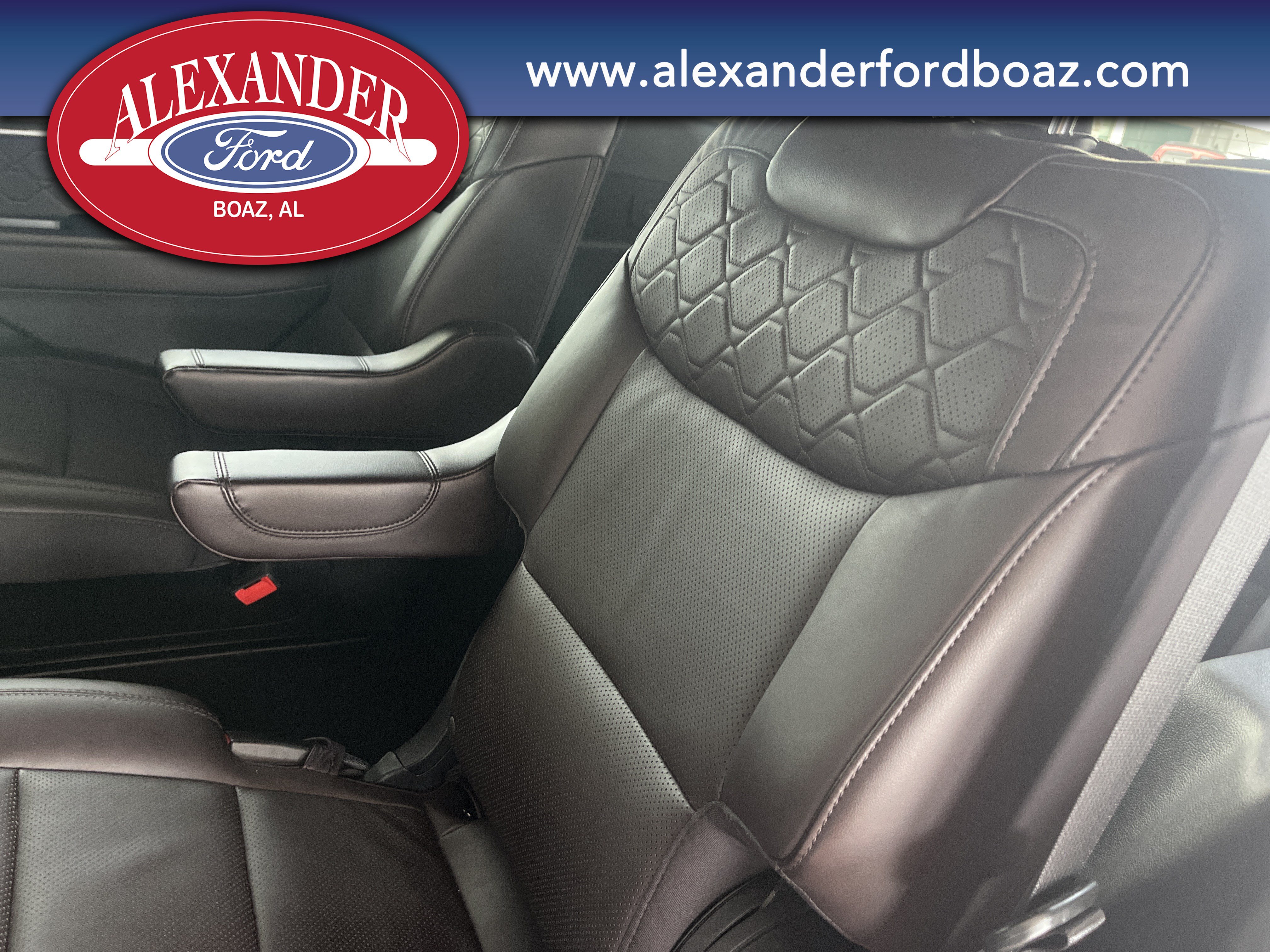 Used 2025 Ford Explorer Platinum w/ LUX Leather Package AWD/4WD image 13