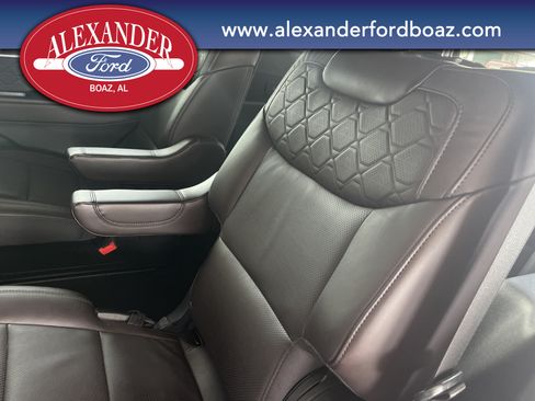 Used 2025 Ford Explorer Platinum w/ LUX Leather Package AWD/4WD image 13