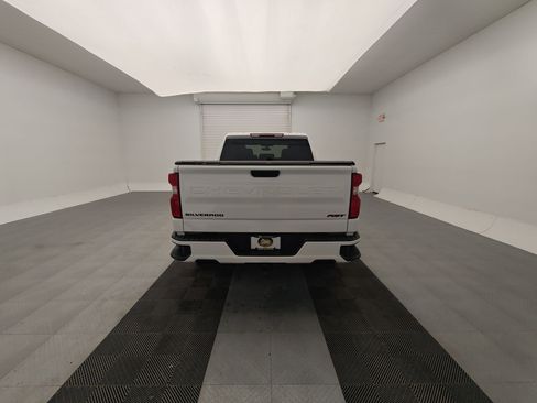Used 2021 Chevrolet Silverado 1500 Custom image 9