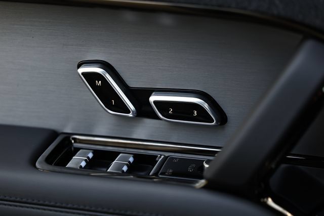 New 2027 Land Rover Range Rover Sport SE AWD/4WD image 18