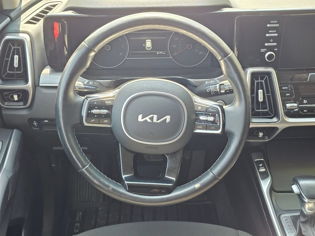 Used 2022 Kia Sorento LX AWD/4WD image 19