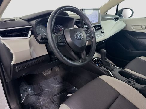 Used 2025 Toyota Corolla LE w/ Convenience Package FWD image 23
