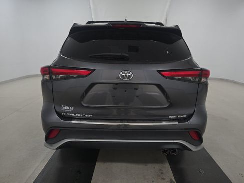 Used 2022 Toyota Highlander XSE image 5